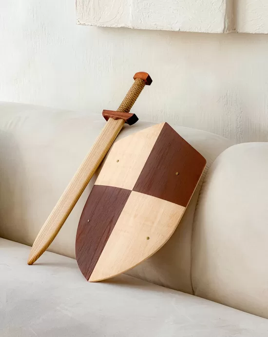 Koka zobena un koka vairoga komplekts