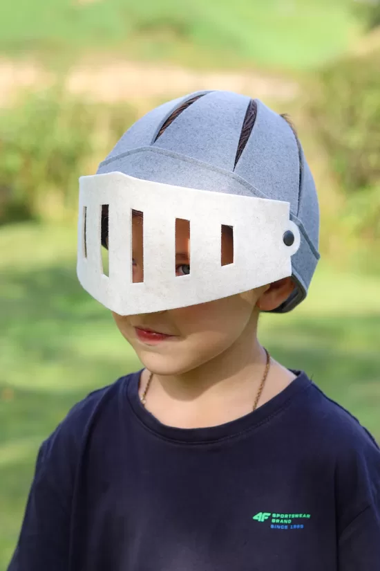 Bruņinieka filca ķivere